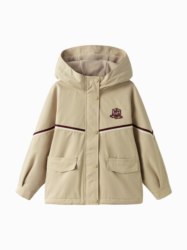 女中童便服